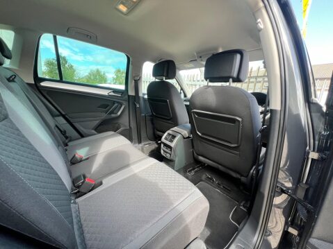 Volkswagen Tiguan 2.0 TDI Match DSG 4Motion Euro 6 (s/s) 5dr 57