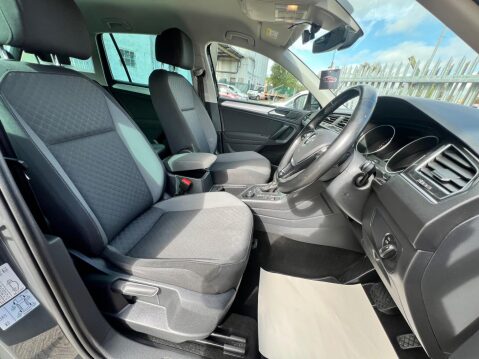 Volkswagen Tiguan 2.0 TDI Match DSG 4Motion Euro 6 (s/s) 5dr 33