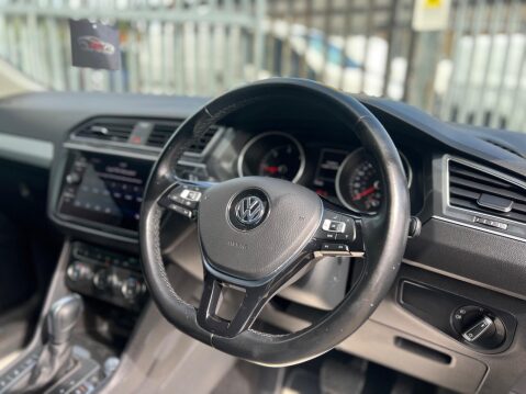 Volkswagen Tiguan 2.0 TDI Match DSG 4Motion Euro 6 (s/s) 5dr 37