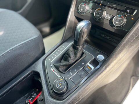 Volkswagen Tiguan 2.0 TDI Match DSG 4Motion Euro 6 (s/s) 5dr 51