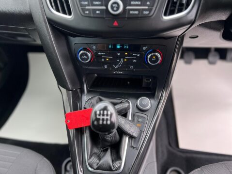 Ford Focus 1.5 TDCi Titanium Euro 6 (s/s) 5dr 38