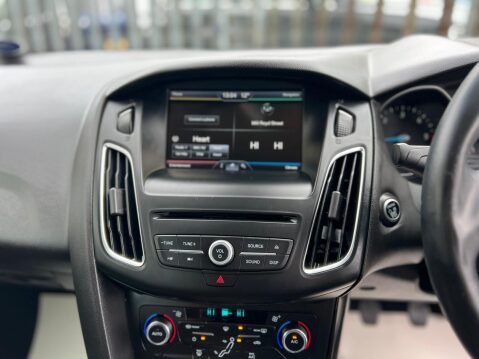 Ford Focus 1.5 TDCi Titanium Euro 6 (s/s) 5dr 35