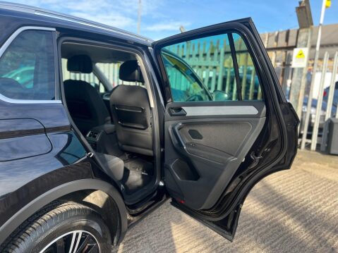 Volkswagen Tiguan 2.0 TDI BlueMotion Tech SE Navigation DSG 4Motion Euro 6 (s/s) 5dr 50