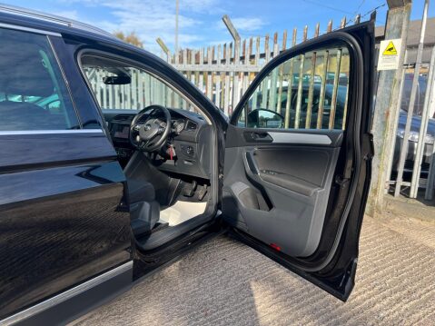 Volkswagen Tiguan 2.0 TDI BlueMotion Tech SE Navigation DSG 4Motion Euro 6 (s/s) 5dr 44