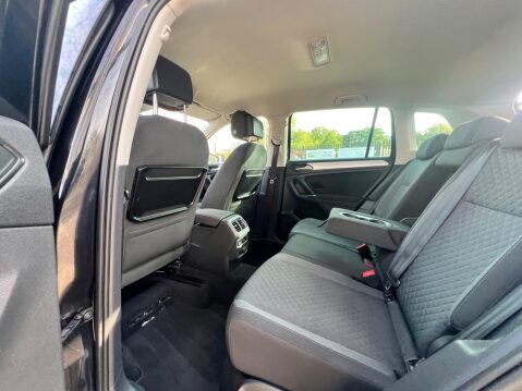 Volkswagen Tiguan 2.0 TDI BlueMotion Tech SE Navigation DSG 4Motion Euro 6 (s/s) 5dr 60