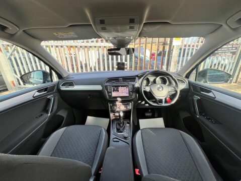 Volkswagen Tiguan 2.0 TDI BlueMotion Tech SE Navigation DSG 4Motion Euro 6 (s/s) 5dr 25