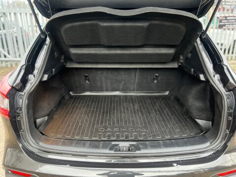 Nissan Qashqai 1.5 dCi N-Connecta Euro 6 (s/s) 5dr 23