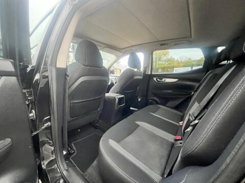 Nissan Qashqai 1.5 dCi N-Connecta Euro 6 (s/s) 5dr 64