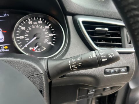 Nissan Qashqai 1.5 dCi N-Connecta Euro 6 (s/s) 5dr 40