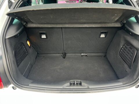 Citroen DS3 1.6 e-HDi Airdream DSport Pink Euro 5 (s/s) 3dr 23