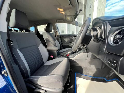 Toyota Auris 1.8 VVT-h Design CVT Euro 6 (s/s) 5dr 29