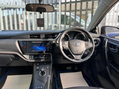 Toyota Auris 1.8 VVT-h Design CVT Euro 6 (s/s) 5dr 27