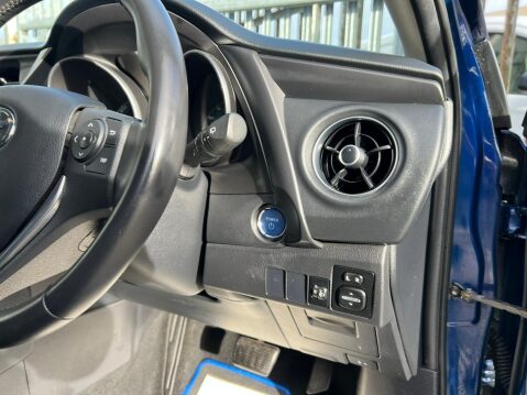 Toyota Auris 1.8 VVT-h Design CVT Euro 6 (s/s) 5dr 40