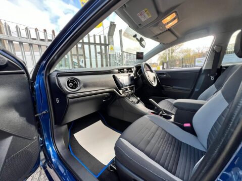 Toyota Auris 1.8 VVT-h Design CVT Euro 6 (s/s) 5dr 56