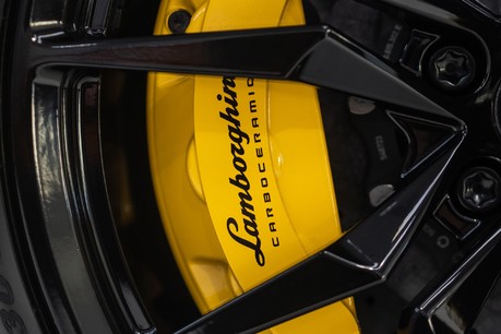 Lamborghini Aventador V12. LP700-4. TRANSPARENT ENGINE COVER. FRONT LIFT. ELECTRIC & HEATED SEATS 14