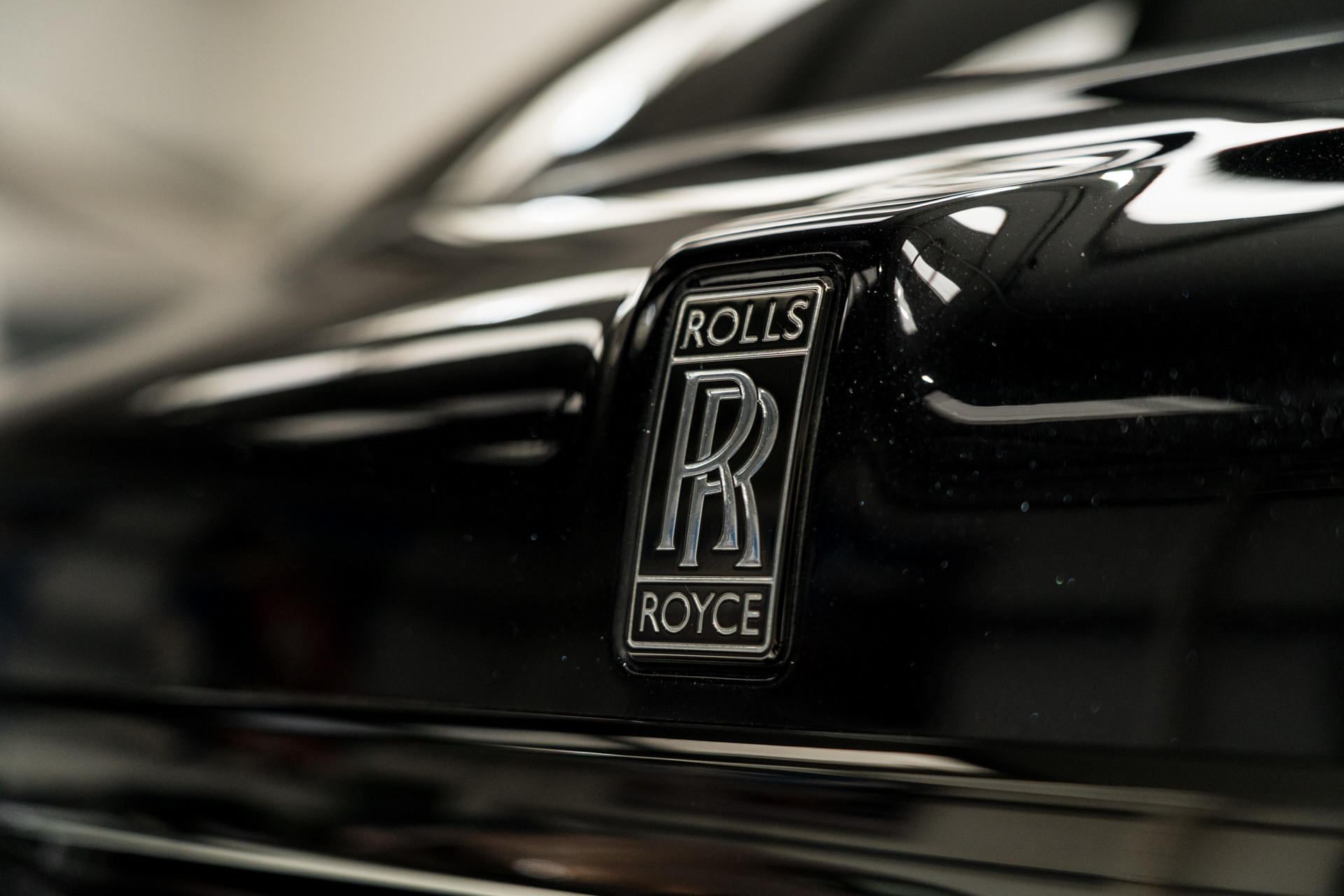 Mô hình tĩnh xe ô tô o to Rolls Royce Cullinan tỉ lệ 124 vỏ hợp kim