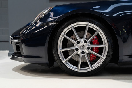Porsche 911 CARRERA 4S PDK. BOSE. ELECTRIC SUNROOF. SPORTS EXHAUST. SPORTS CHRONO. 7
