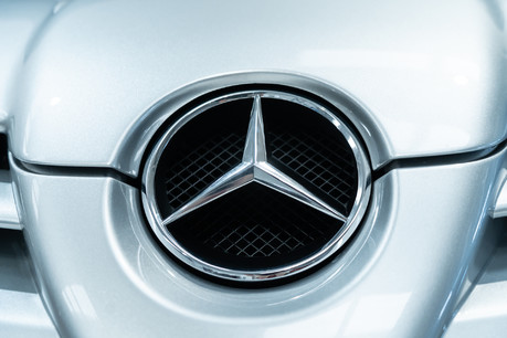 Mercedes-Benz SLR McLaren LOW MILEAGE. A UNIQUE MKB COLLECTABLE EXAMPLE. 19" TURBINE ALLOY WHEELS 40