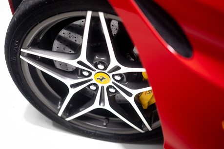 Ferrari California T. MAGNERIDE SUSPENSION. CARBON FIBRE DRIVER ZONE + LEDS. PARKING CAMERAS. 11