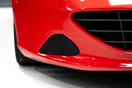 Ferrari California T. MAGNERIDE SUSPENSION. CARBON FIBRE DRIVER ZONE + LEDS. PARKING CAMERAS. 14