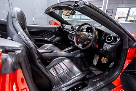 Ferrari California T. MAGNERIDE SUSPENSION. CARBON FIBRE DRIVER ZONE + LEDS. PARKING CAMERAS. 27