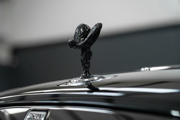Rolls-Royce Dawn V12 BLACK BADGE. NOW SOLD. SIMILAR REQUIRED. CALL 01903 254 800. 3