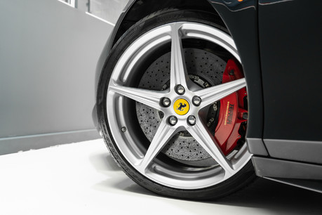 Ferrari 458 ITALIA DCT. CARBON DRIVER ZONE + LEDS CARBON BRIDGE. ELECTRIC DAYTONA SEATS 19