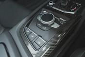 Audi R8 V10 PERFORMANCE CARBON BLACK QUATTRO. B & O SOUND SYSTEM. 44