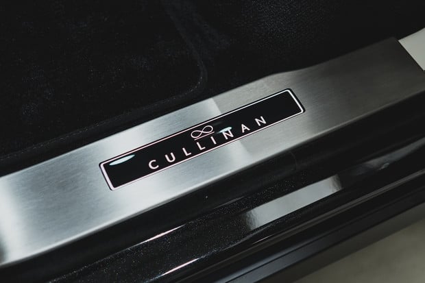 Rolls-Royce Cullinan V12 BLACK BADGE. NOW SOLD. SIMILAR REQUIRED. CALL 01903 254 800. 2