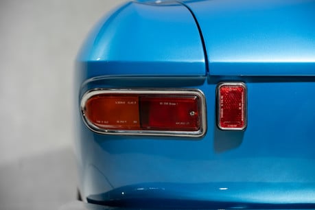 Ferrari 330 GT 2+2 SERIES 1. A 1 OF 1 IN 'BURT BLUE' METALLIC. CONCOURS EXAMPLE. 8