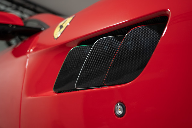 Ferrari GTC4 Lusso V12. CARBON INT. PASSENGER DISPLAY. SUSPENSION LIFTER. PANO ROOF. 3