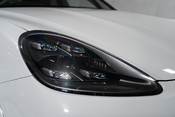 Porsche Cayenne TURBO S V8 E-HYBRID. HUD. CERAMIC BRAKES. PORSCHE WARRANTY UNTIL JUNE 2025. 29