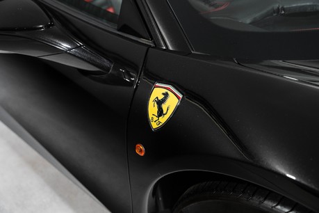 Ferrari 458 ITALIA DCT. CARBON DRIVER ZONE + LEDS. FERRARI FSH + FERRARI WARRANTY. 38