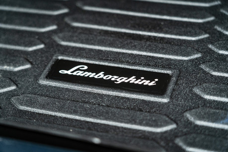 Lamborghini Urus V8 PERFORMANTE. NOW SOLD. SIMILAR REQUIRED. PLEASE CALL 01903 254 800. 40