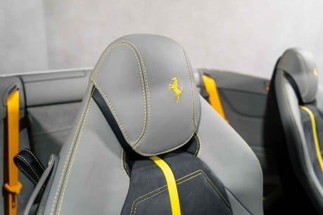 Ferrari California T. CARBON FIBRE DRIVER ZONE + LEDS. 20"FORGED RIMS. 40