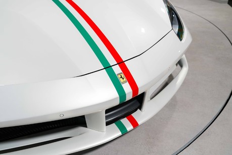 Ferrari 488 SPIDER. BIANCO ITALIA PAINTWORK. GOLDRAKE RACE SEATS. SPORTS EXHAUST. 20