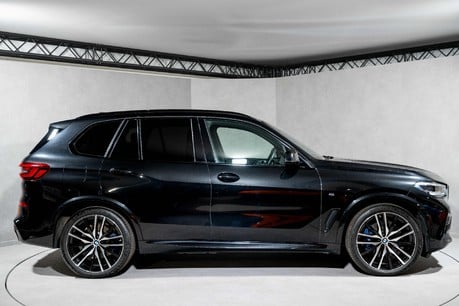 BMW X5 XDRIVE45E M SPORT. HIGH SPEC VEHICLE. OPENING PANORAMIC ROOF. 7