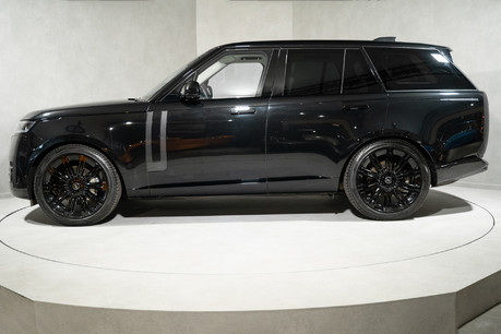 Land Rover Range Rover SE D300 MHEV. 1 OWNER. 23" GLOSS BLACK WHEELS. SHADOW PACK. PANO ROOF. 3