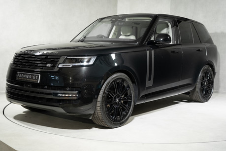 Land Rover Range Rover SE D300 MHEV. 1 OWNER. 23" GLOSS BLACK WHEELS. SHADOW PACK. PANO ROOF. 17