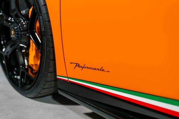 Lamborghini Huracan LP 640-4 PERFORMANTE SPYDER. FSH LAMBO. CENTRE LOCK WHEELS. 4