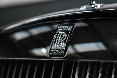 Rolls-Royce Dawn V12. BLACK BADGE. 21" CARBON COMPOSITE WHEELS. LAMBSWOOL MATS 27