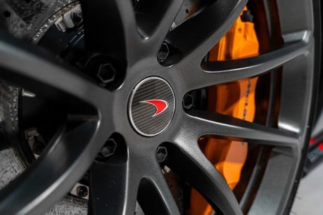 McLaren 570S V8 SSG SPIDER. MCLAREN WARRANTY UNTIL OCT 2024. JUST BEEN SERVICED. 25