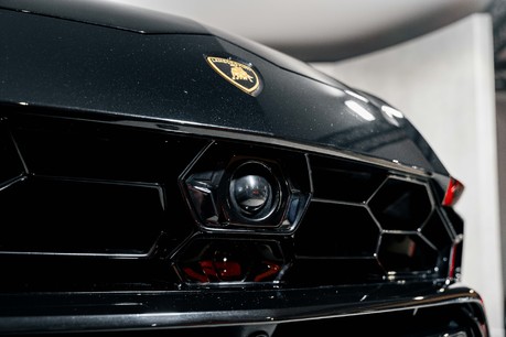 Lamborghini Urus V8. HUGE SPEC. LAMBORGHINI WARRANTY. HEATED, COOLED & MASSAGE SEATS. 34