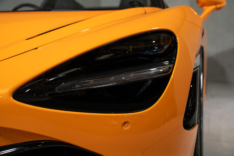 McLaren 720S V8 SSG SPIDER. PAPAYA SPARK PAINT. STEALTH PACK. B&W SOUND SYSTEM. FULL PPF 19