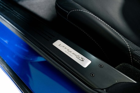 Aston Martin Vanquish V12 S VOLANTE. B&O SOUND SYSTEM. CARBON CERAMICS. 23