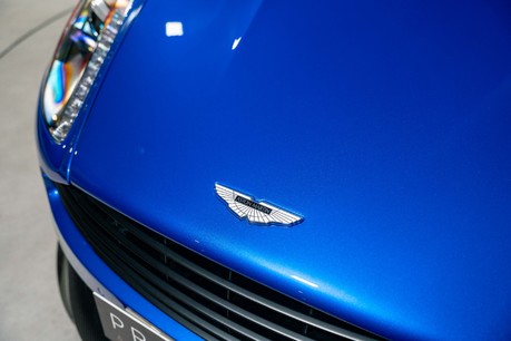Aston Martin Vanquish V12 S VOLANTE. B&O SOUND SYSTEM. CARBON CERAMICS. 28