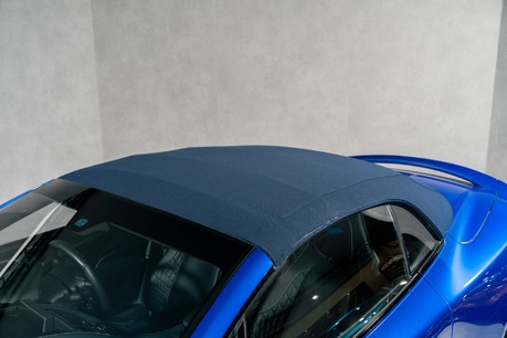 Aston Martin Vanquish V12 S VOLANTE. B&O SOUND SYSTEM. CARBON CERAMICS. 55