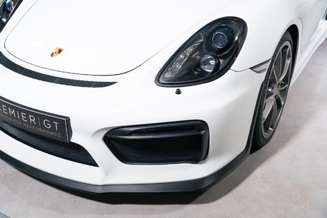 Porsche Cayman GT4. CLUB SPORT PACK. CERAMIC BRAKES. SPORTS CHRONO PACK. SPORT EXHAUST. 31