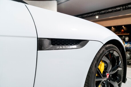 Jaguar F-Type PROJECT 7. 1 OF 250. GLACIER WHITE. CARBON CERAMICS. EXTENSIVE EXT CARBON. 32