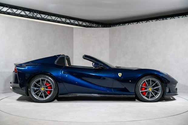 Ferrari 812 Superfast GTS. ENORMOUS SPECIFICATION. CARBON FIBRE EXT & INT. CARPLAY. FRONT LIFT. 1